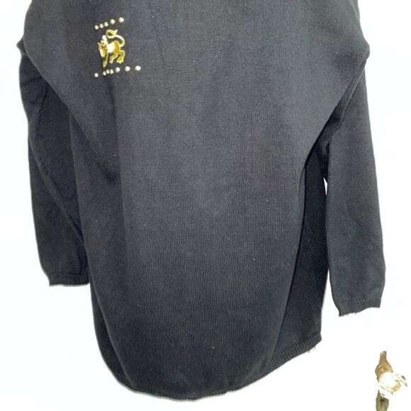 Vtg 80s Gepetto black cotton cowl neck sweater with gold embroidered griffins - Picture 5 of 8